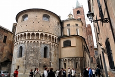 Die ligurische Stadt Albenga an der Ponente-Küste