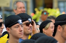 Beim Briefing bekommen die Piraten ihre Aufgaben