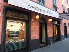 Die alt eingesessene Pasticceria Falcone in Chiavari mit süßen Spezialitäten