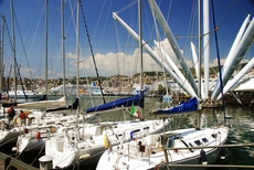 Der Panorama-Aufzug Bigo bietet einen herrlichen Panorama-Rundblick auf den Porto Antico
