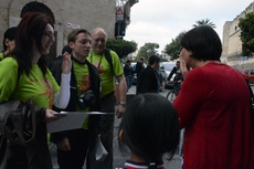 Einheimische stehen mit Rat und Tat zur Seite