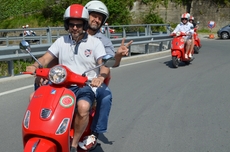 Vespa-Tour entlang der steilen Küsten