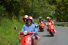 Vespa-Tour unter der Sonne Italiens
