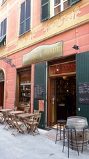 Eine kleine Weinbar in Santa Margherita Ligure