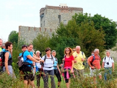 Bei der Wanderung um Genua sehen Sie die mächtigen Festungen wie Forte Begato, Belvedere, Castellaccio, Crocetta, Diamante und Fratello Minore.