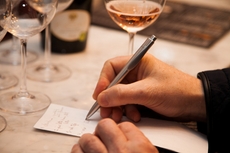 Welcher Wein ist wohl in Glas 3?